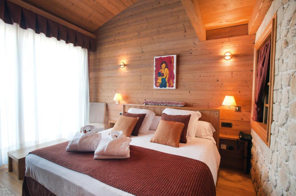 Hotel La Placa Garriguella Eksteriør bilde