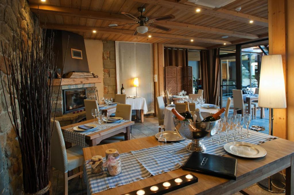 Hotel La Placa Garriguella Eksteriør bilde